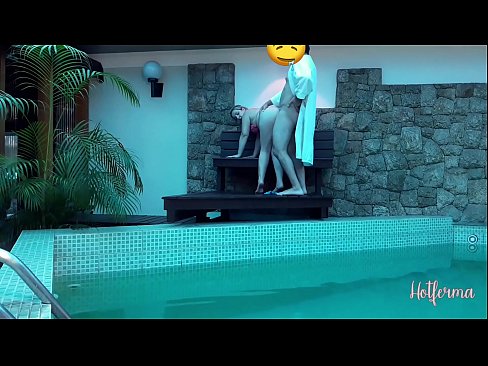 ❤️ Bulla ancillam ad piscinam invitat, sed fervido resistere non potuit at la.porno-fuq.ru